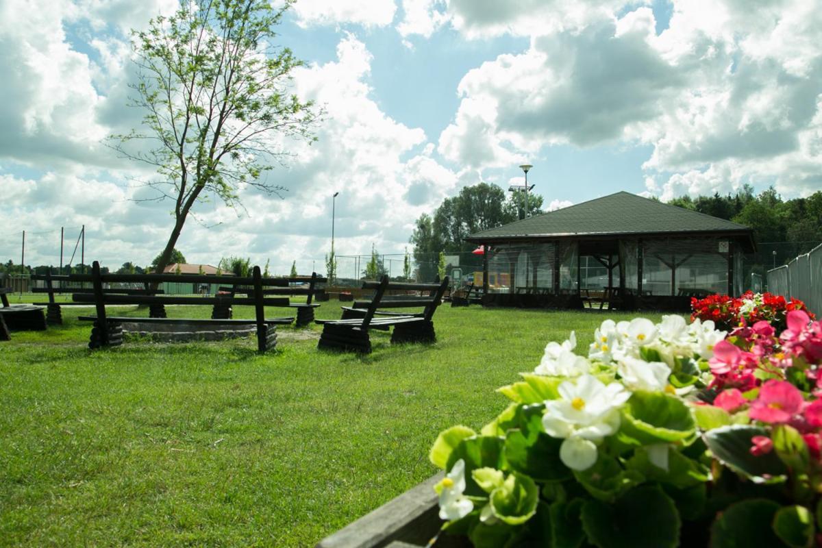 Camping Oaza Blonie Kornik Domki Standard - 3 Pokoje Buitenkant foto