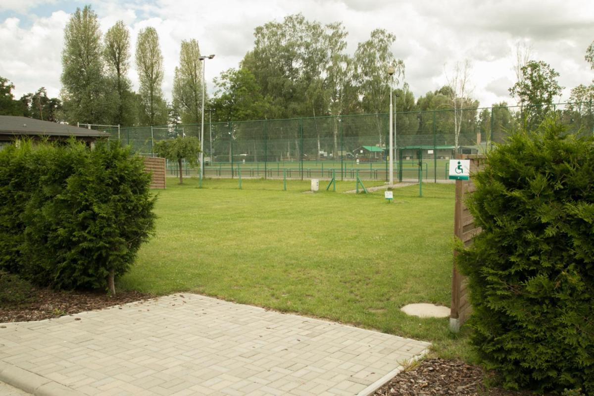 Camping Oaza Blonie Kornik Domki Standard - 3 Pokoje Buitenkant foto