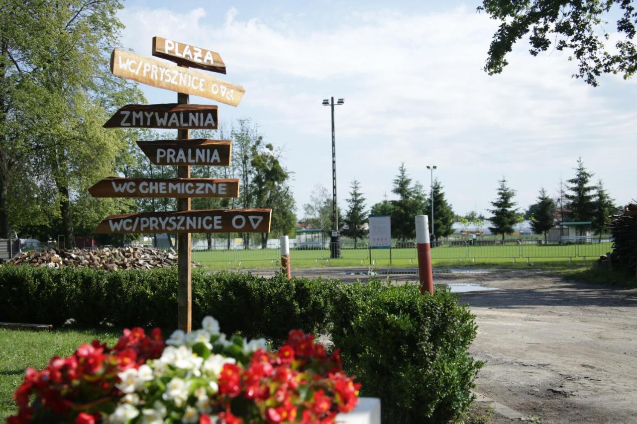 Camping Oaza Blonie Kornik Domki Standard - 3 Pokoje Buitenkant foto